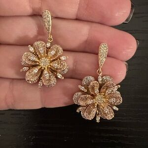 Elegant Gold Sparkly Flower Earrings